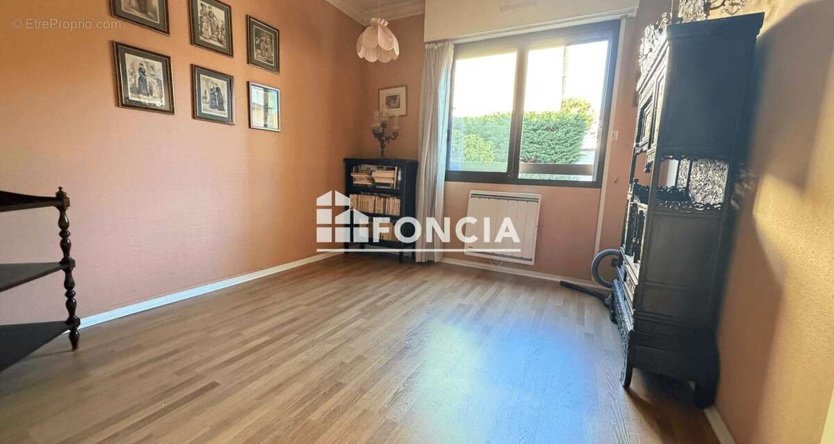 Appartement à BOURG-LA-REINE