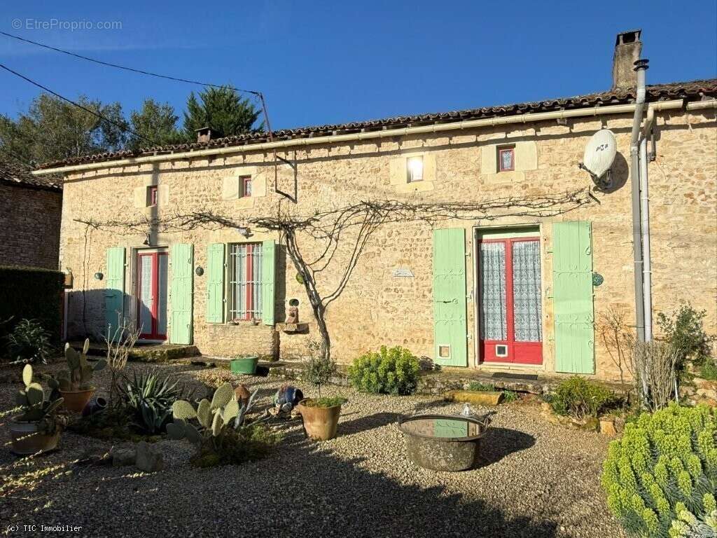 Maison à SAUZE-VAUSSAIS