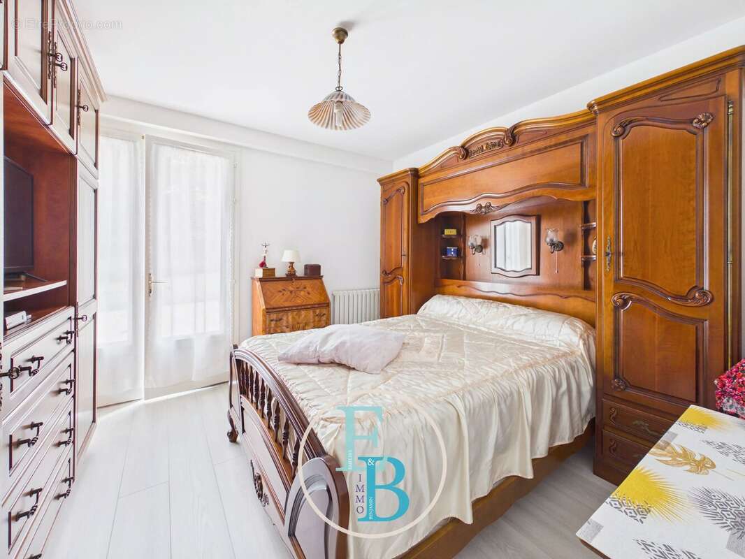 MAISON - T7 - 220m2 - photo 9