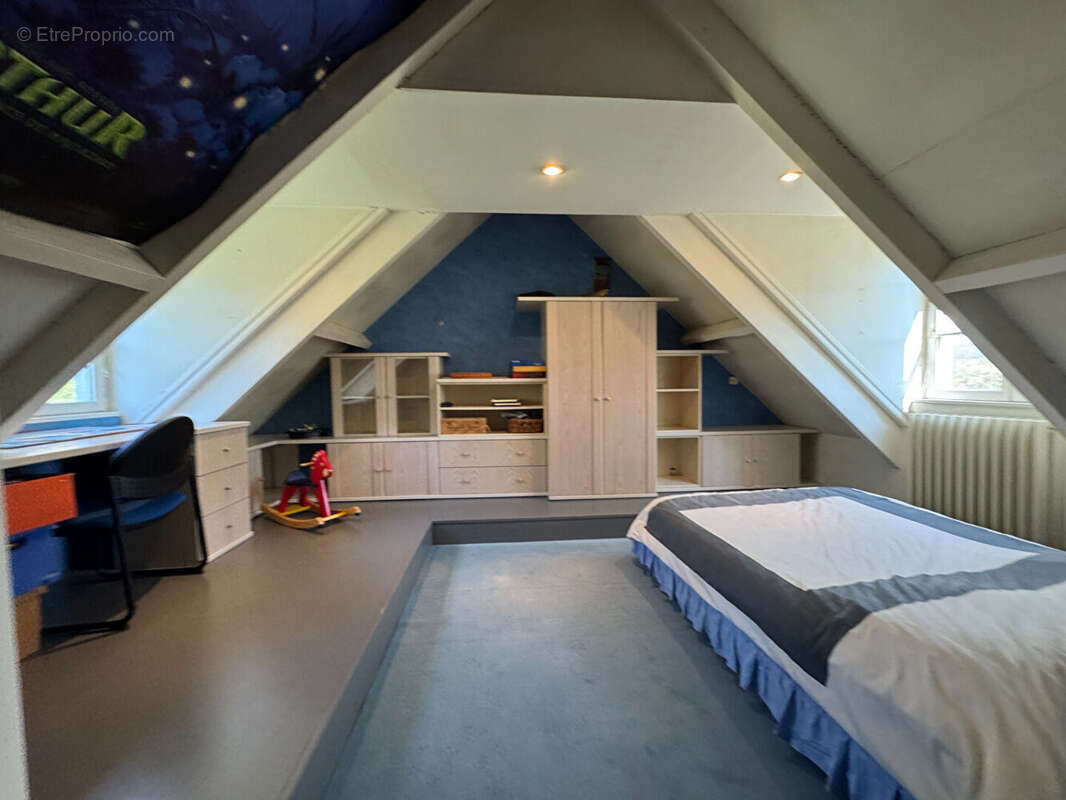Très belle maison d'architecte avec environnement exceptionnel Proche Thoiry 8 pièces 277 m2 - photo 9