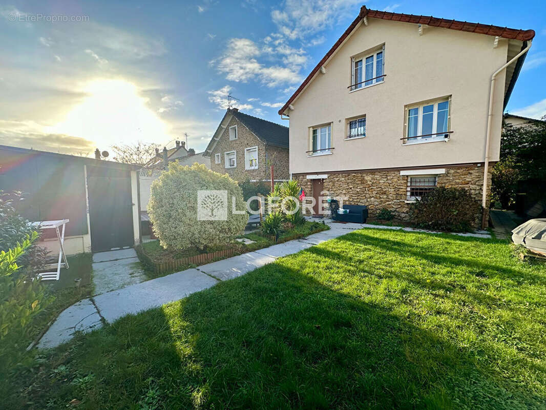 Maison à VIRY-CHATILLON