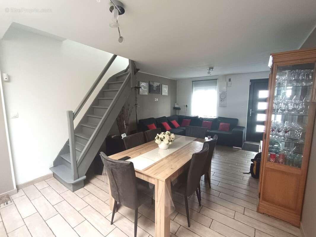 Maison à NEUVILLE-EN-FERRAIN