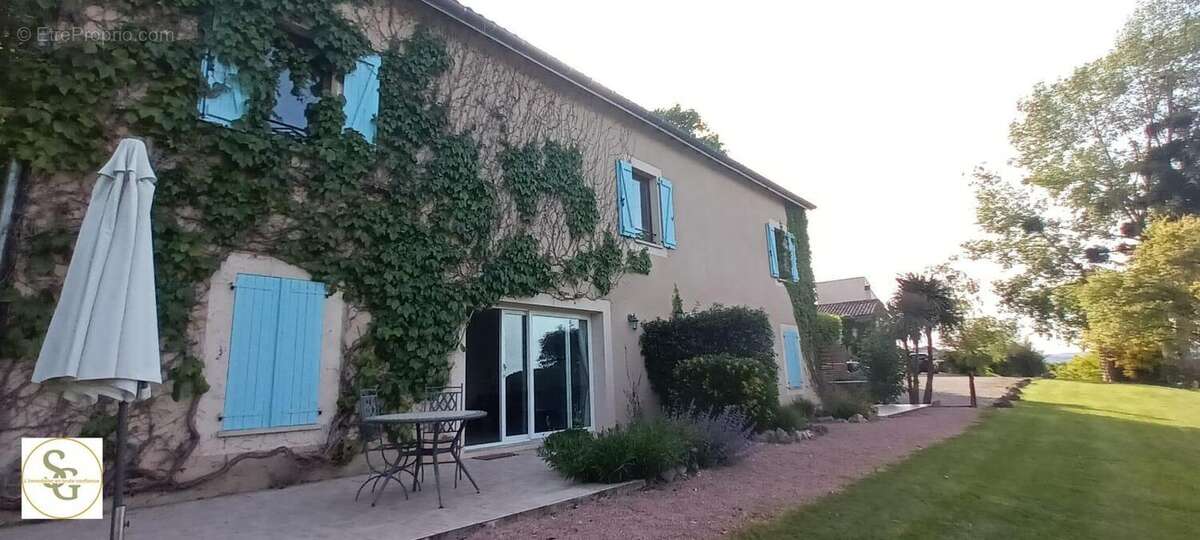   - Maison à CASTELNAU-DE-MONTMIRAL