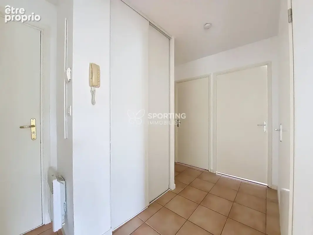 T3 de 65 m² avec une grande terrasse, piscine et salle de sport à Coutras - photo 4