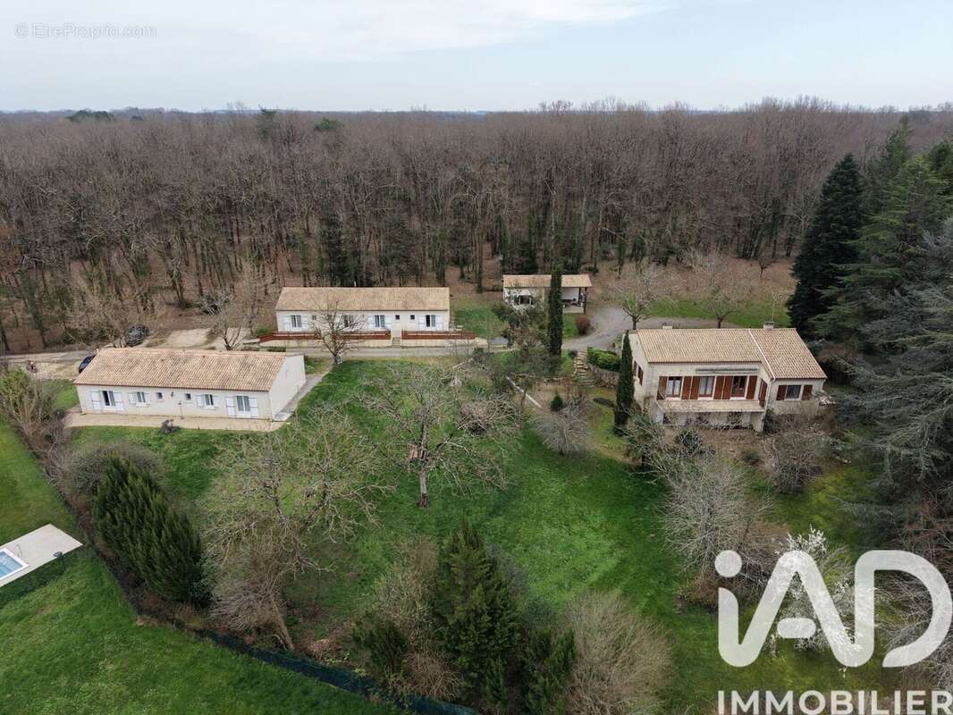 Appartement 440 m² à Dirac  - photo 7
