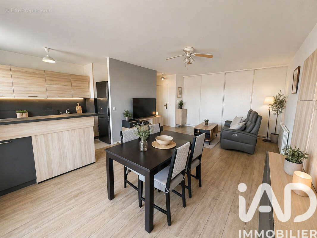 Photo 2 - Appartement à SAINT-FARGEAU-PONTHIERRY