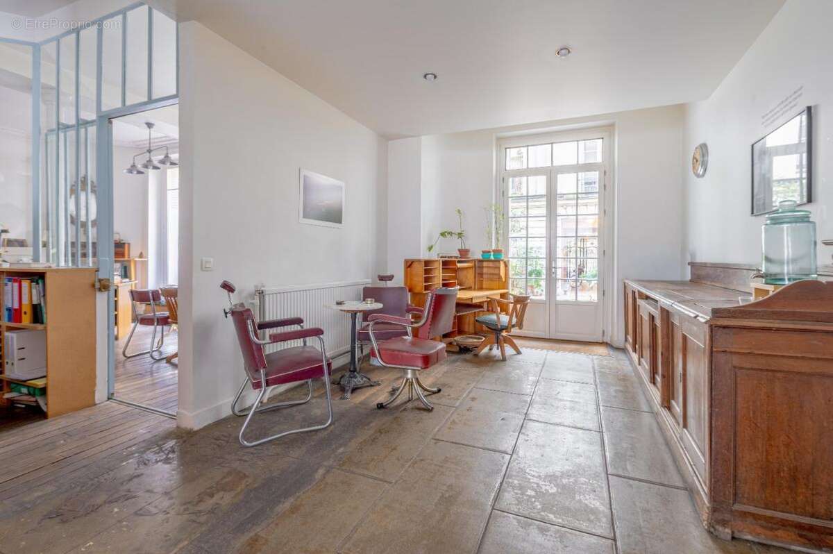 Appartement à PARIS-10E