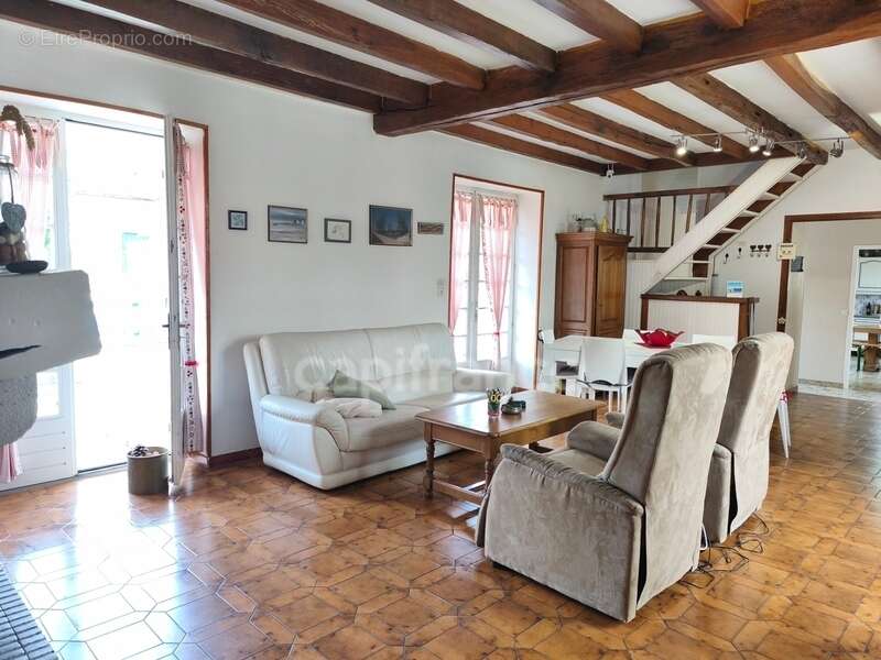 Maison familiale de 140 m² avec jardin clos – 5 chambres – Broyes (51120), à proximité de Sézanne - photo 9
