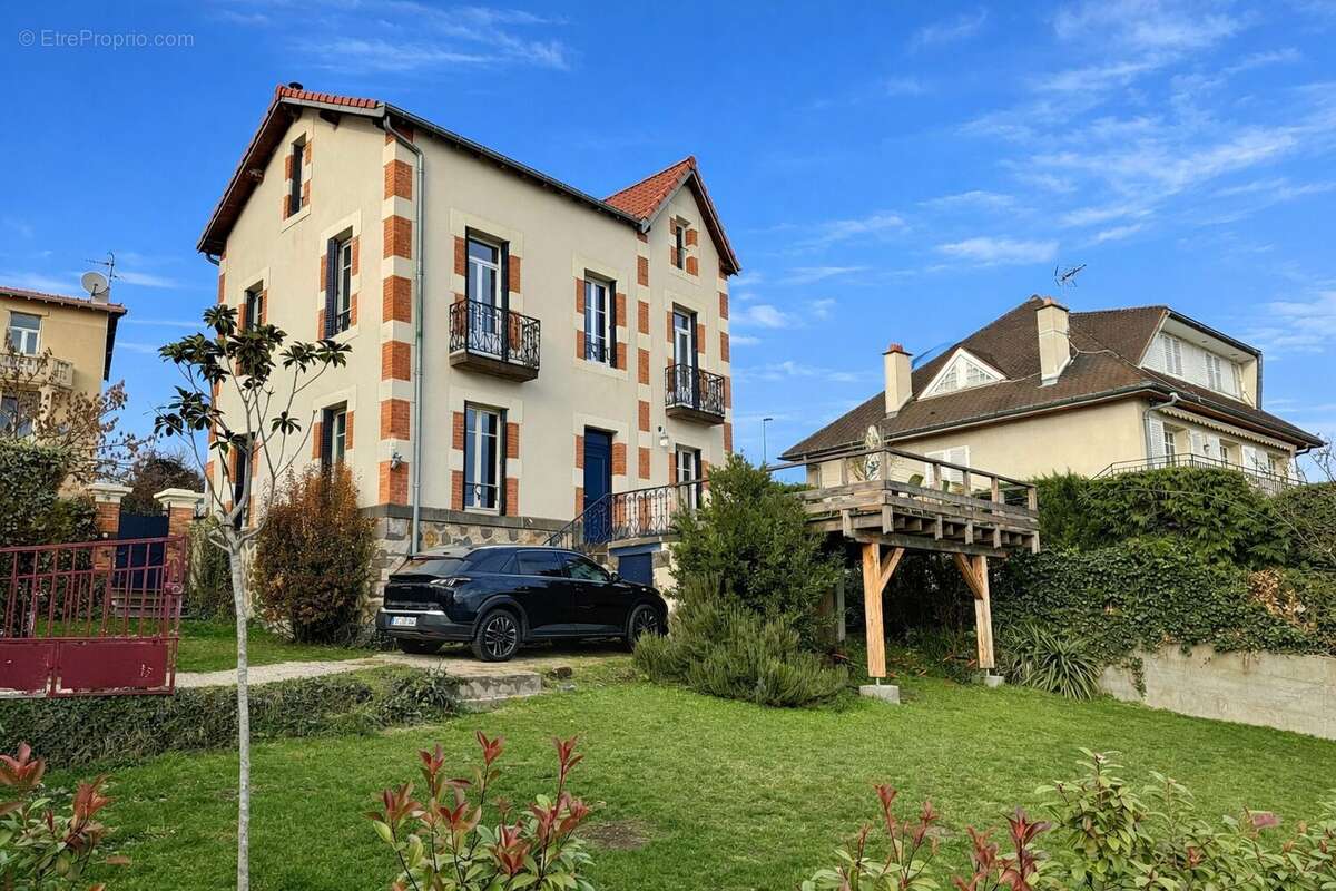 Maison à CLERMONT-FERRAND