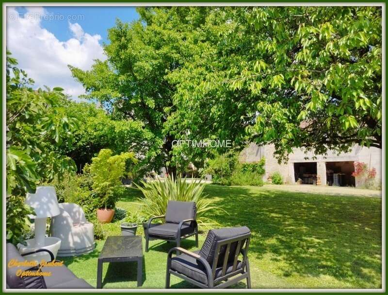 Maison à BLANZAC-PORCHERESSE