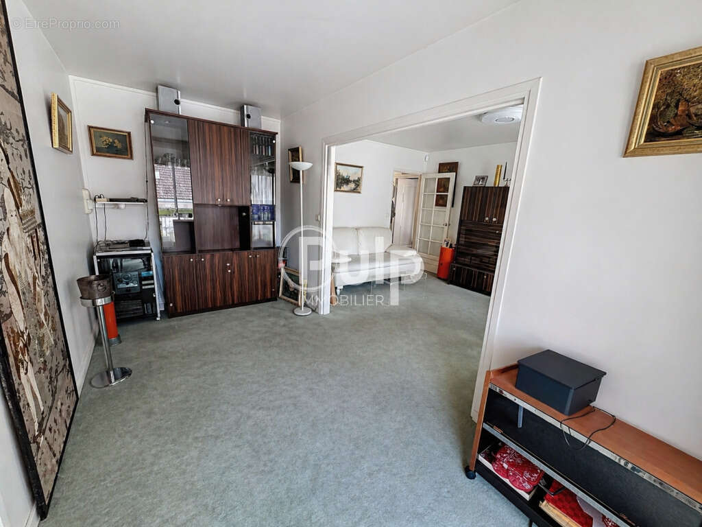 Appartement à PARIS-14E