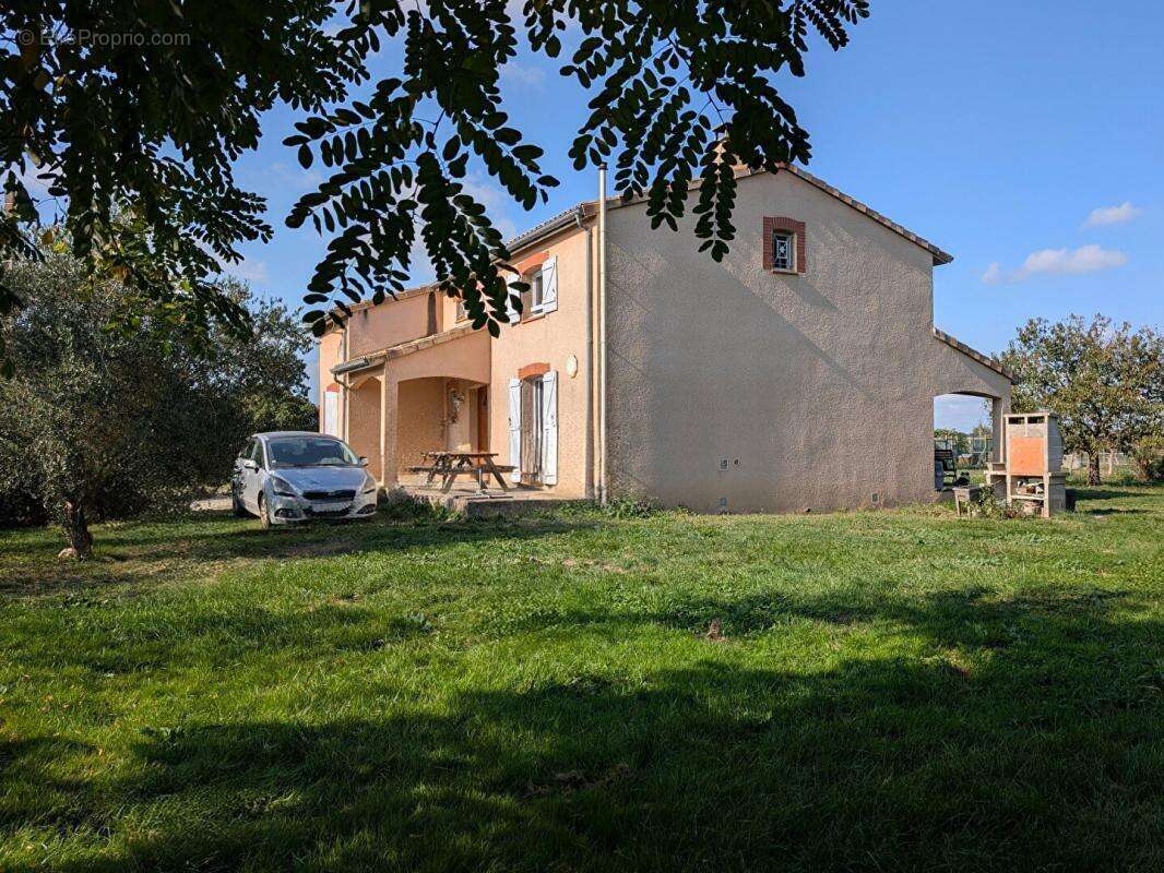 Maison de 165 m² habitables avec 4 chambres sur terrain de 1,5 hectare - photo 3