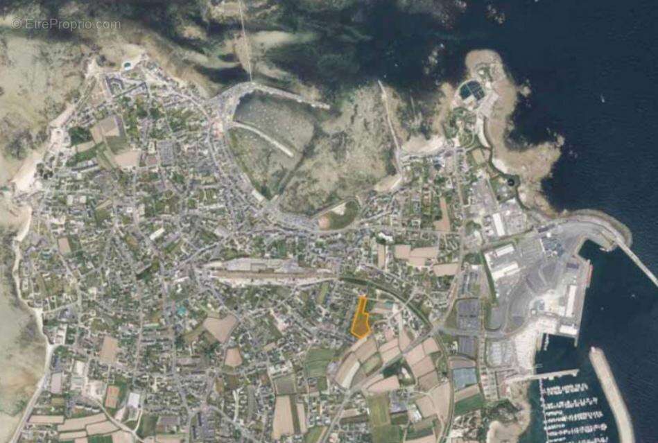 Terrain à ROSCOFF