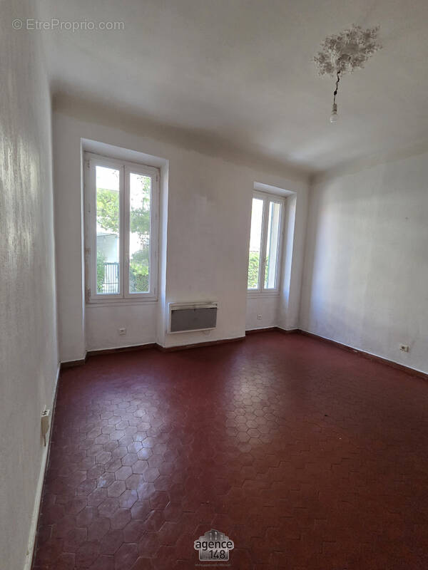 Appartement à MARSEILLE-3E
