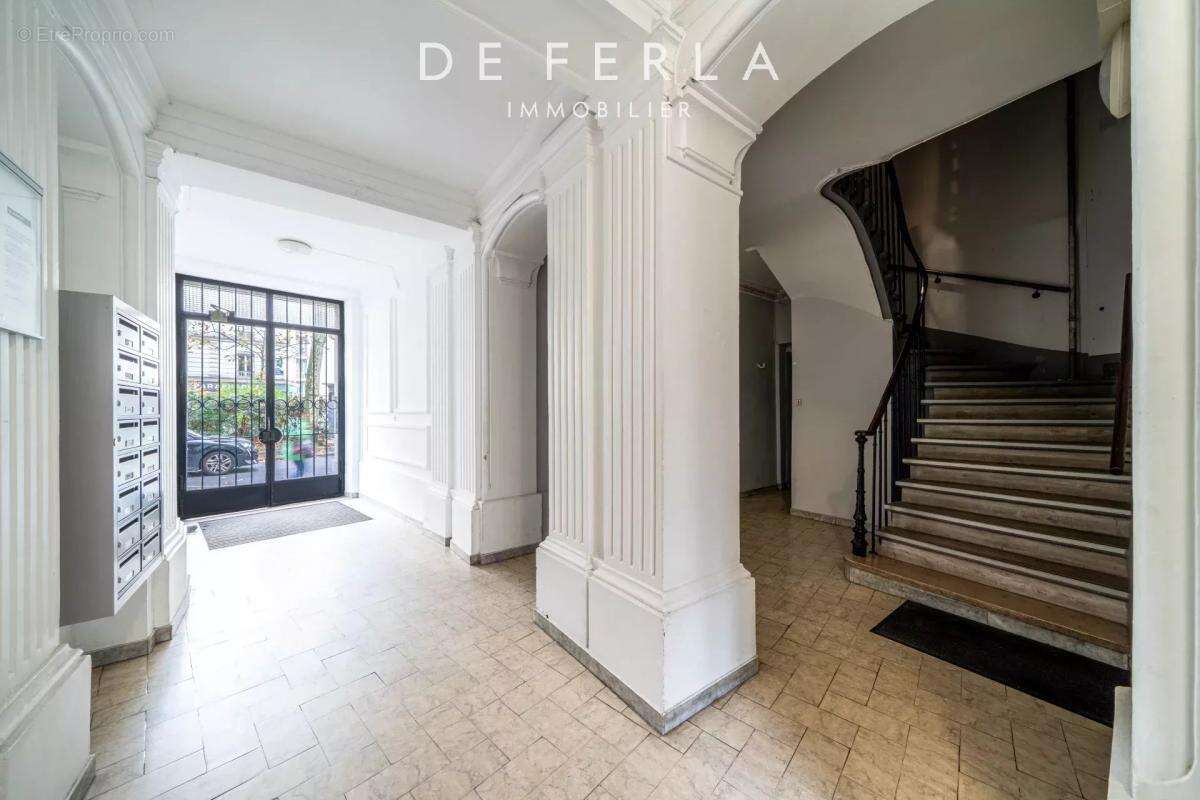 Appartement à PARIS-14E