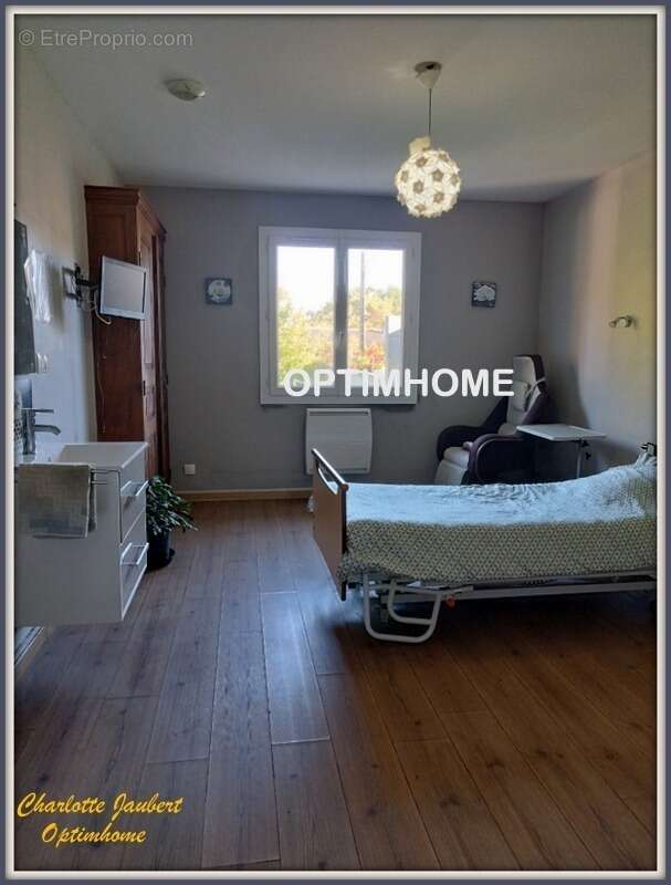 Maison à BARBEZIEUX-SAINT-HILAIRE