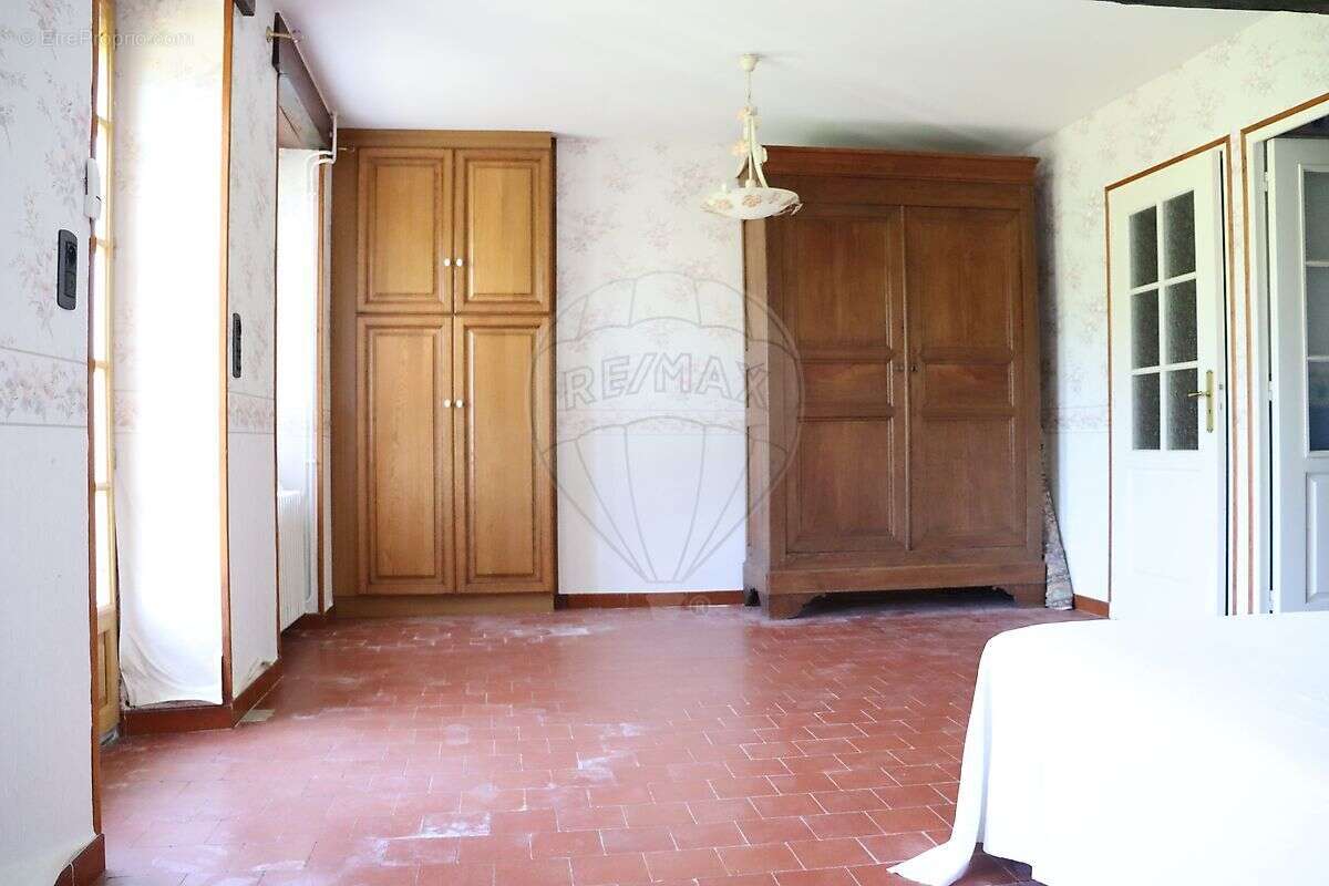 Maison à CORVOL-D'EMBERNARD