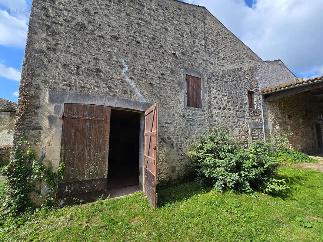 Maison à LOZAY