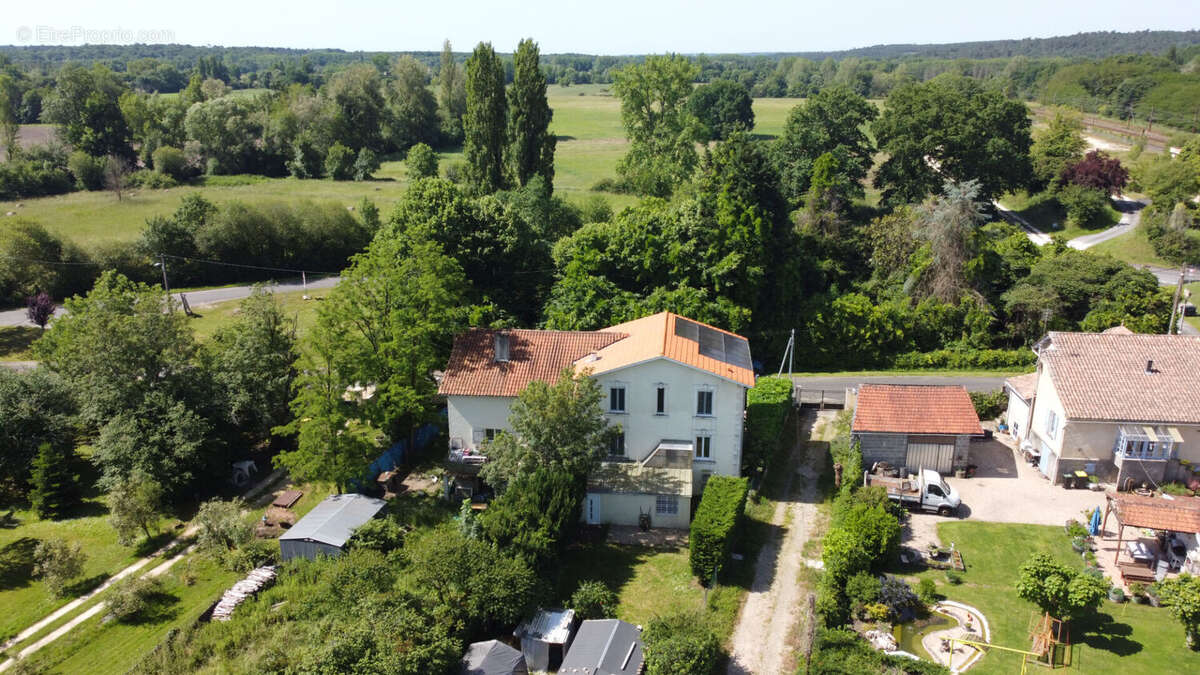 Maison à MEDILLAC
