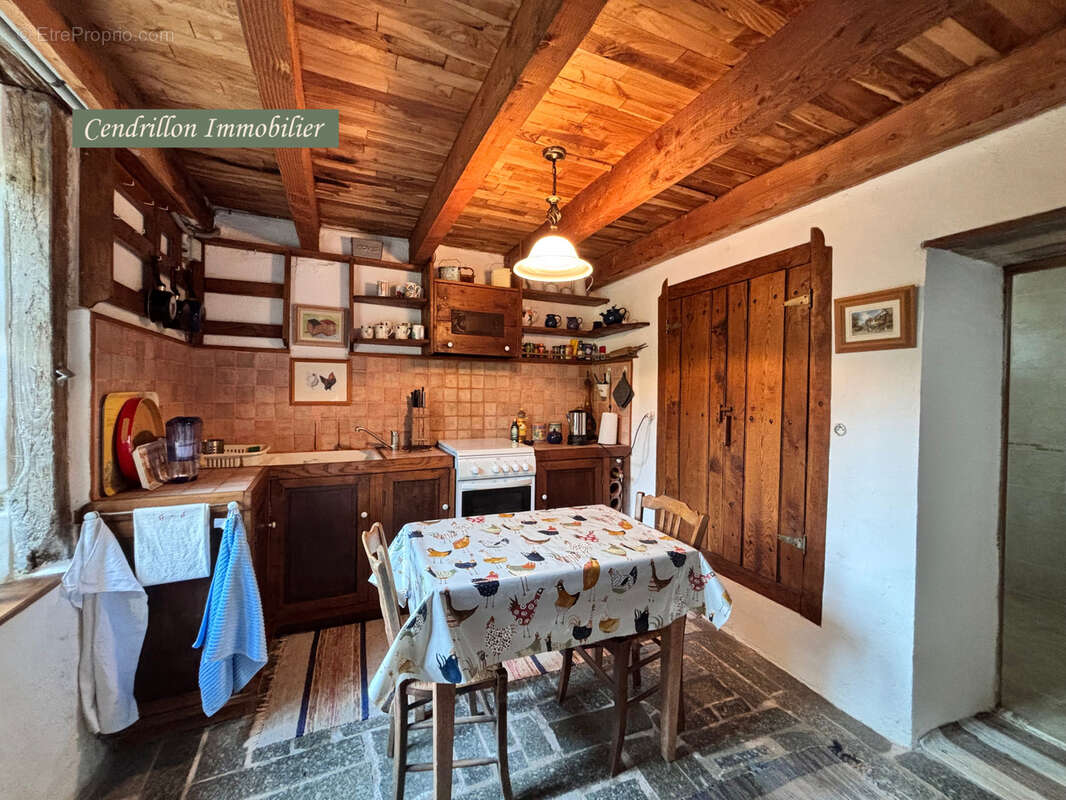 Maison à CHATELUS-LE-MARCHEIX