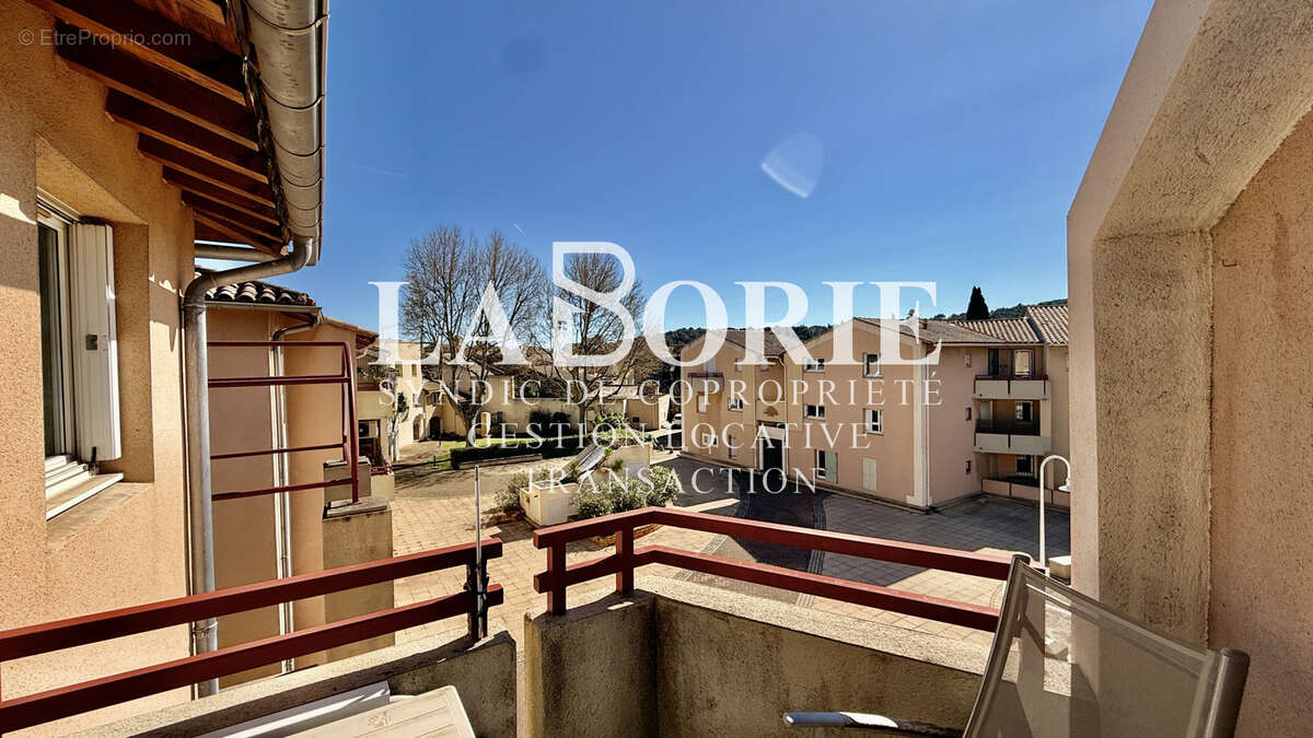 Appartement à VILLENEUVE-LES-AVIGNON