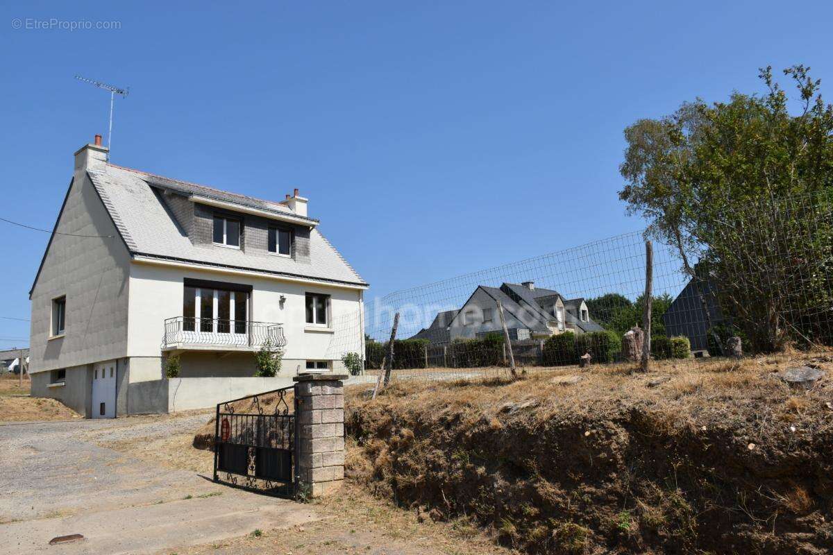 MISSIRIAC – Maison familiale 4 chambres, sous-sol complet et hangar - photo 17