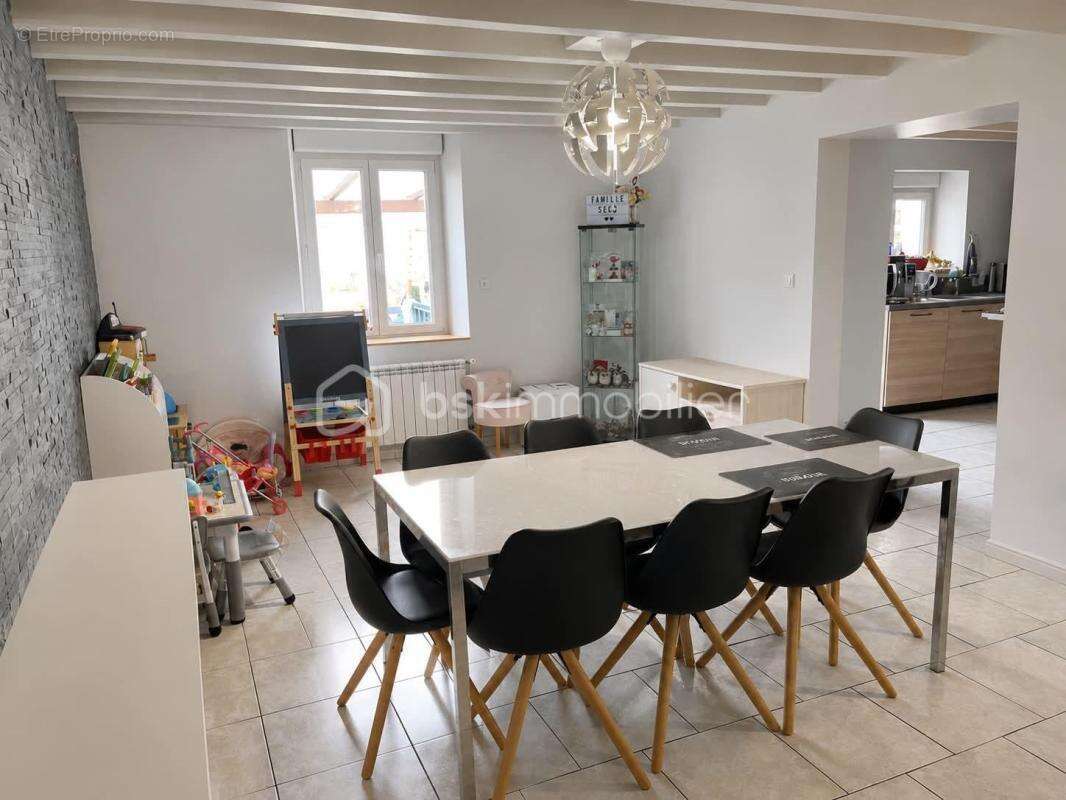 Maison à VANDIERES
