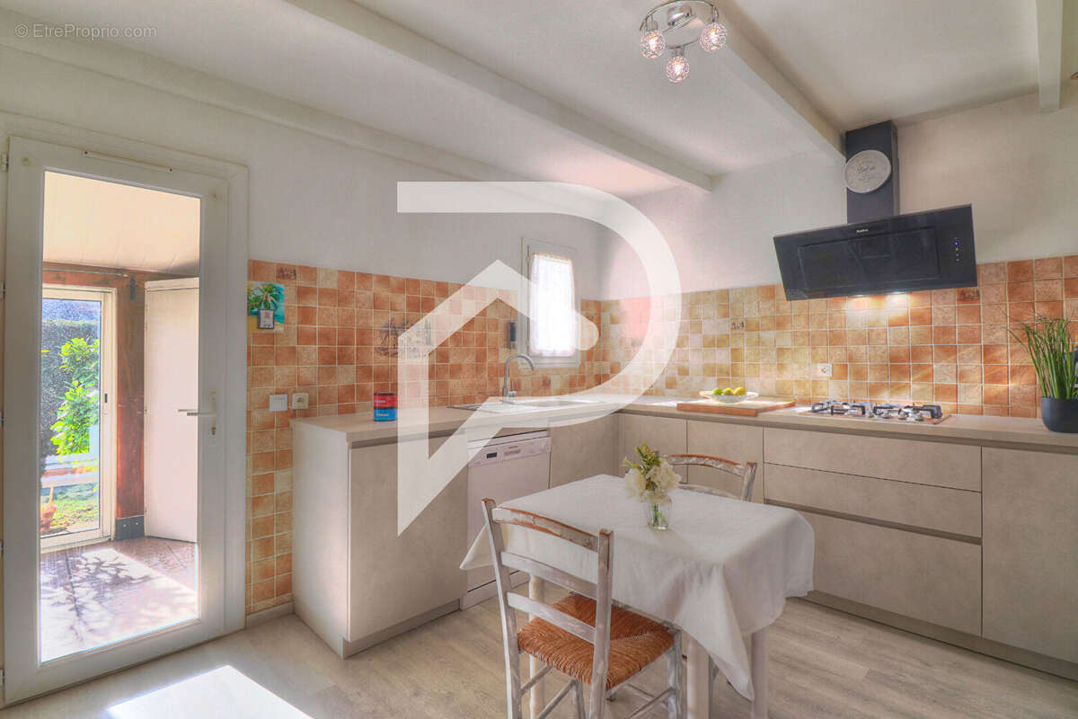 Maison à SAINT-JULIEN