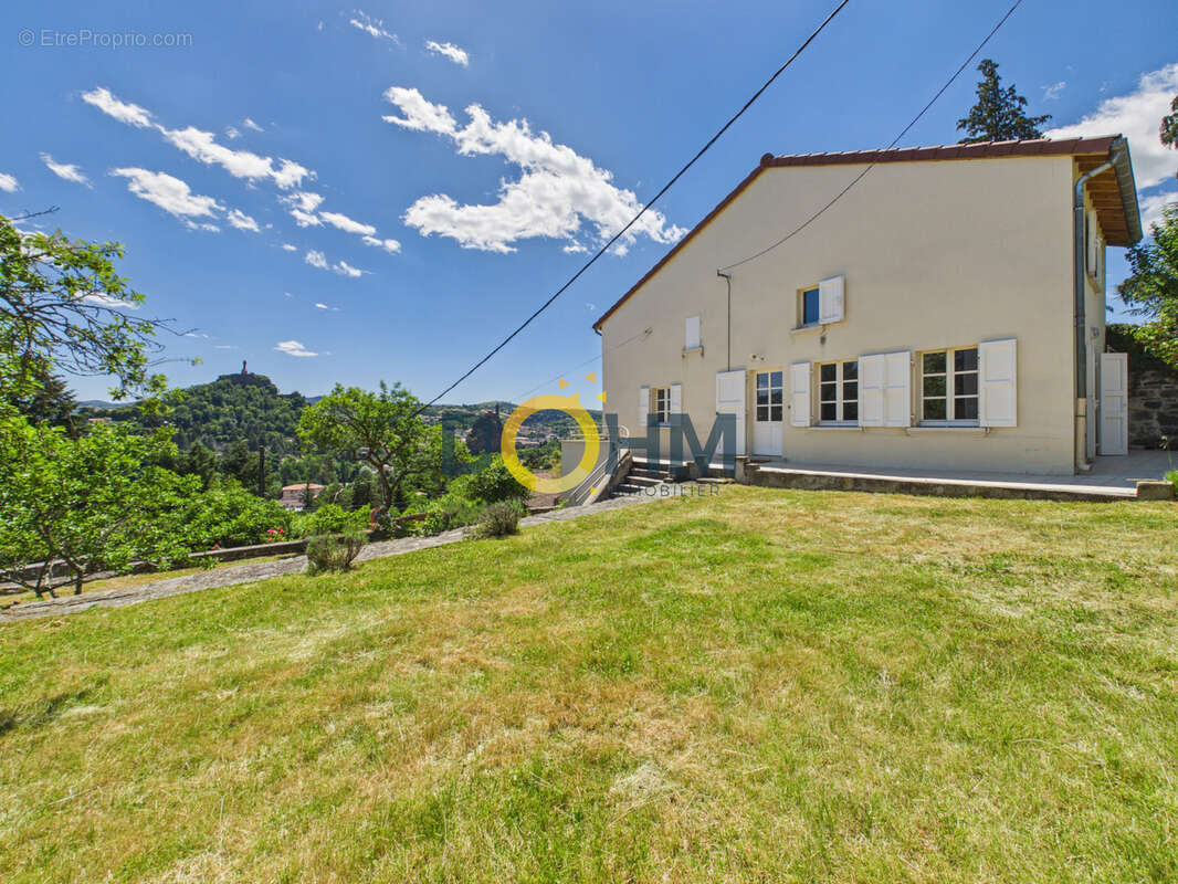 Maison à AIGUILHE