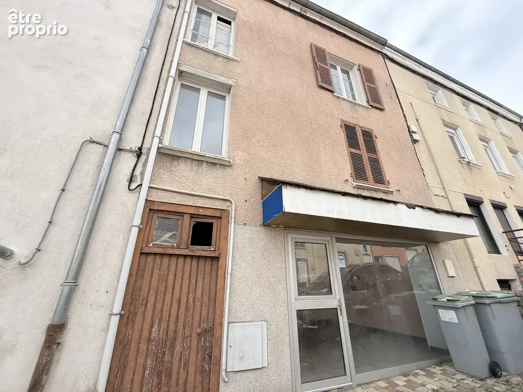 Immeuble à rénover au cœur de Villemontais - photo 12