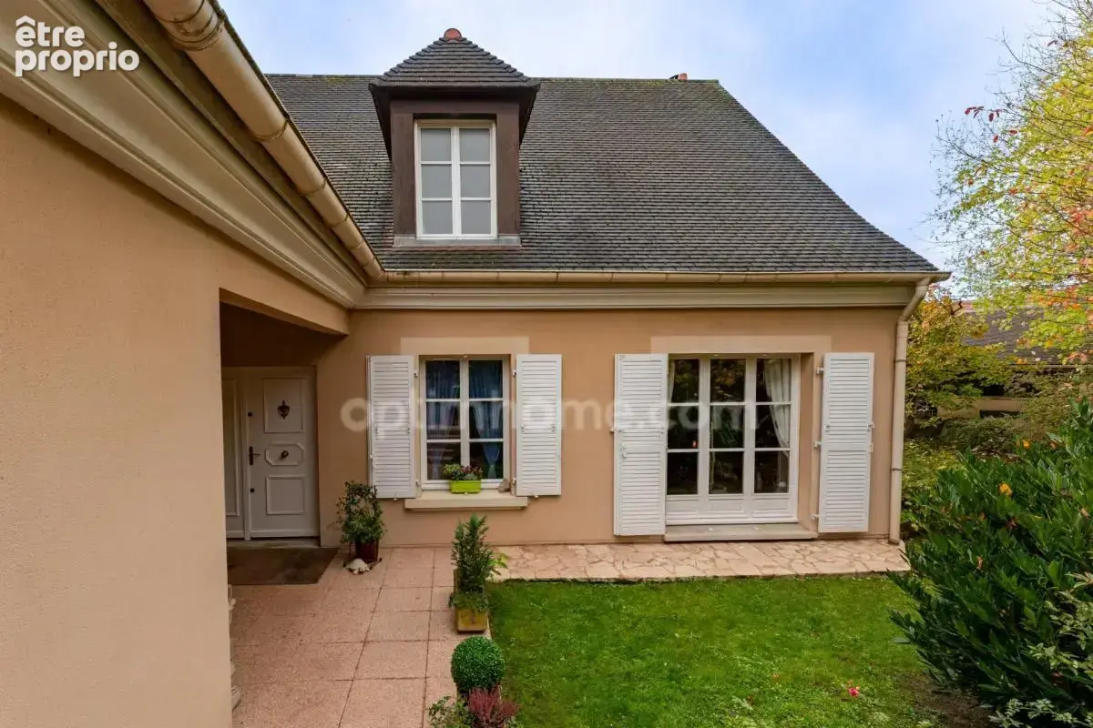 SAINT-PRIX, VAL D’OISE (95) : Propriété de 230 m² habitables (255 m² au sol) - 9 pièces principales - 7 chambres - 3 garages – P - photo 20