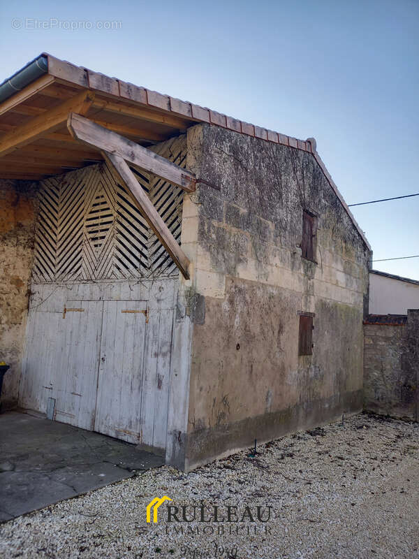 Maison à SAINT-SEURIN-DE-CURSAC