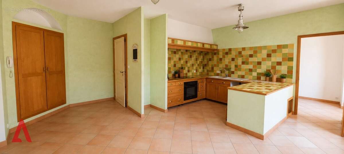 Maison de caractère de 208 m2 avec cour et garage, à deux pas des plages et de Béziers - photo 3