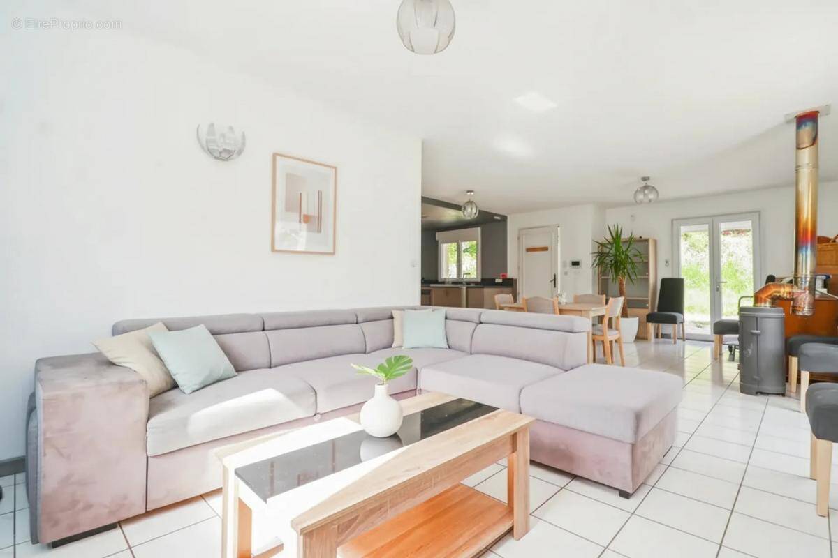 Maison à SAINT-VICTOR-SUR-OUCHE