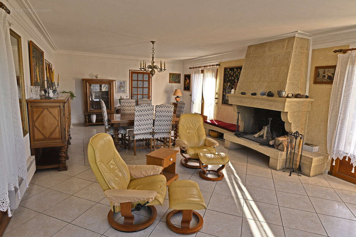 Maison à BELLEGARDE