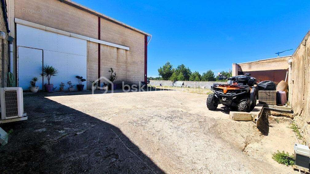 Hangard- Tennis- Club house- Cabanon- Terrain- Port la nouvelle - photo 3