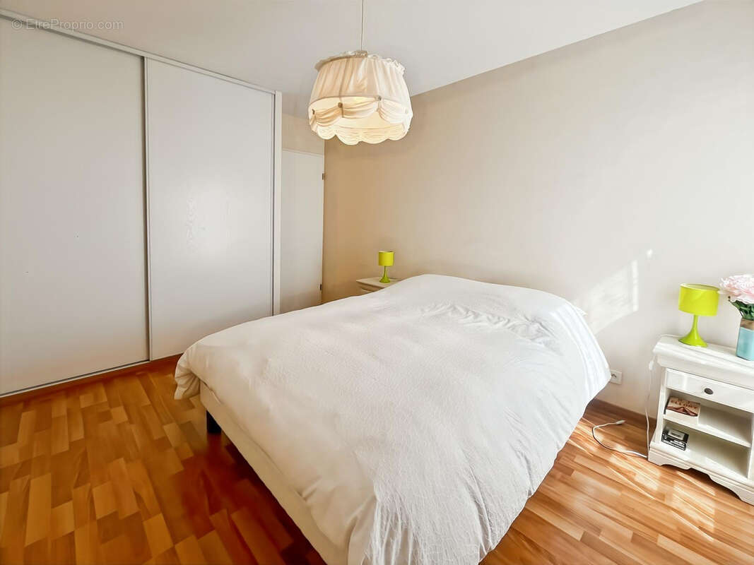 Appartement à PAREMPUYRE