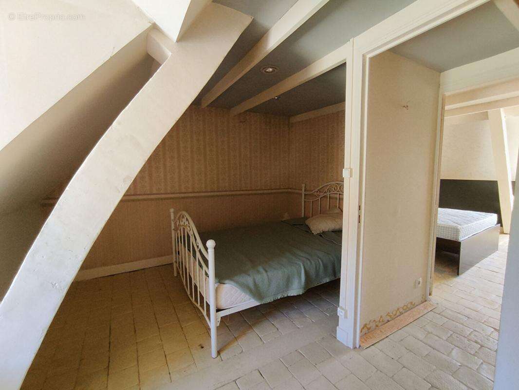 Maison à YZEURES-SUR-CREUSE