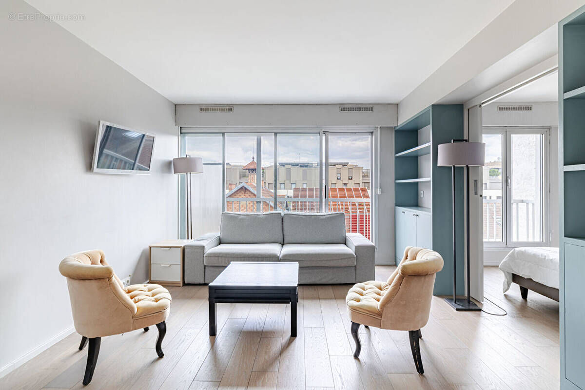 Appartement à PARIS-15E