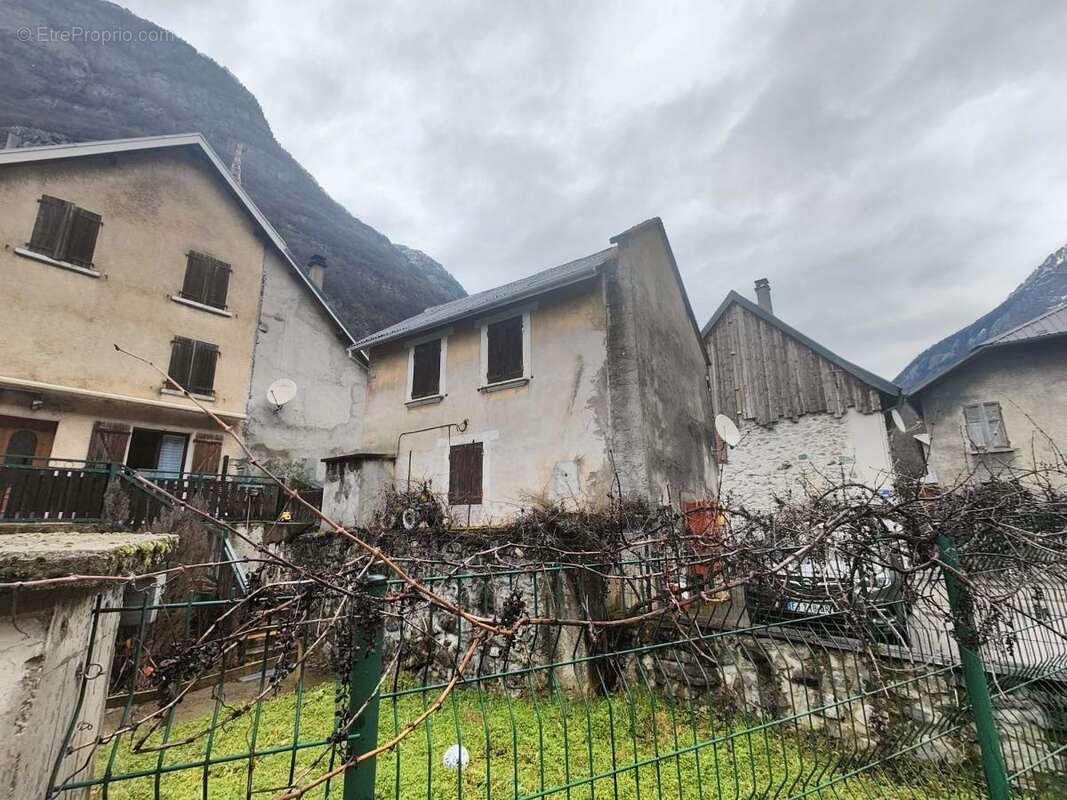 Maison à LIVET-ET-GAVET
