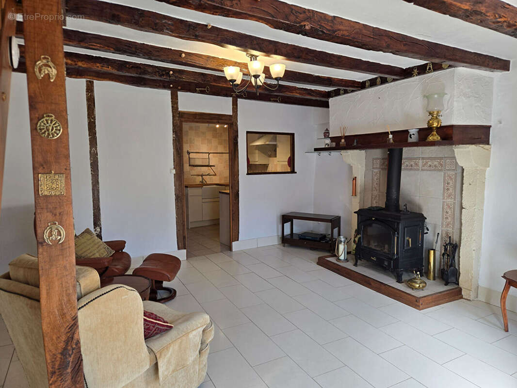 HAUTE-VIENNE - Charmante propriété en pierre rénovée, prête à être habitée - photo 2