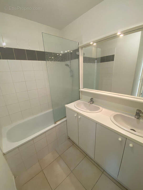 Appartement à BOURG-SAINT-ANDEOL