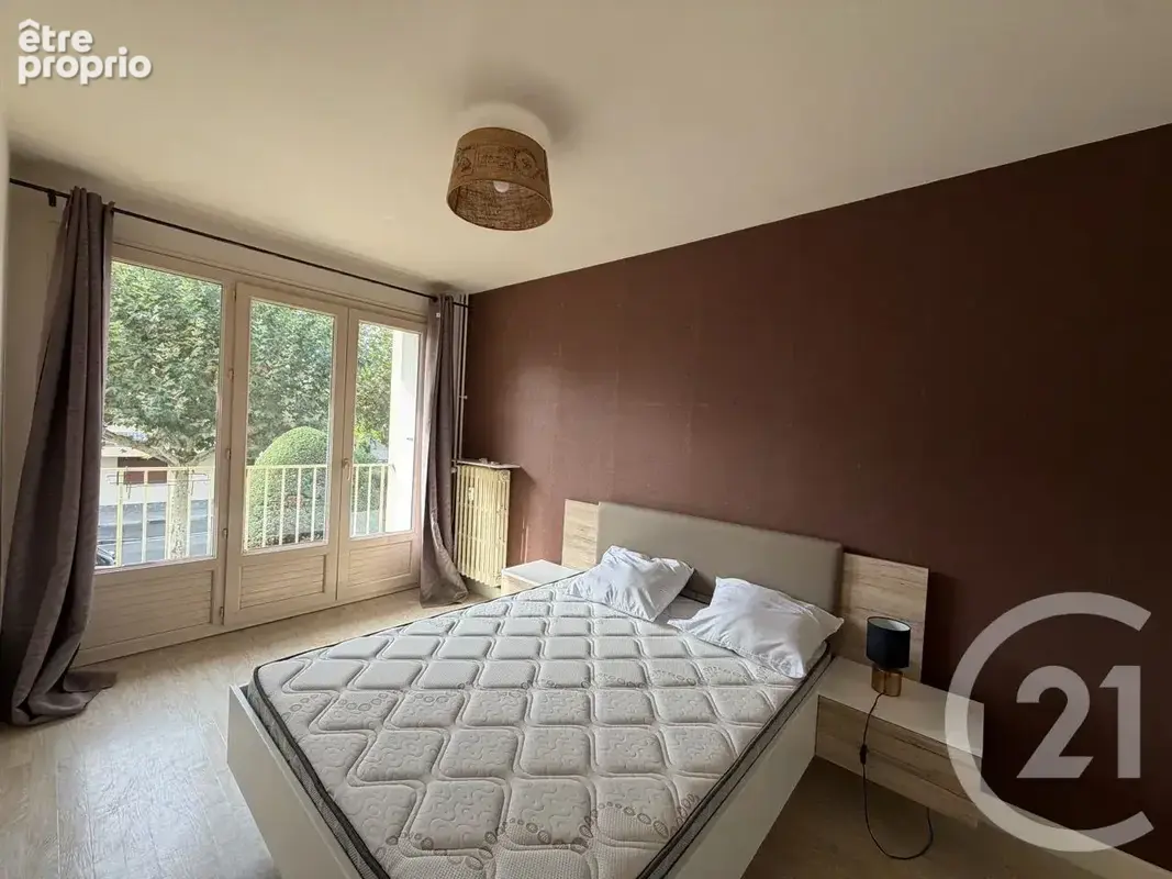 Appartement 5 pièces 71 m² à vendre à Aurillac (15000) - photo 3