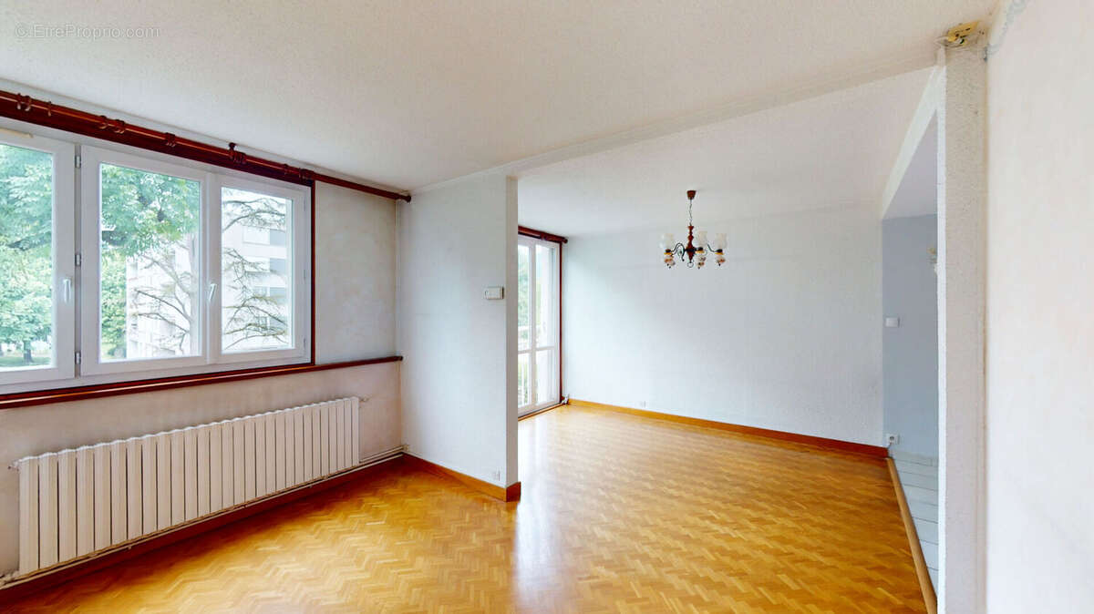 Appartement à SAINT-MARTIN-D'HERES