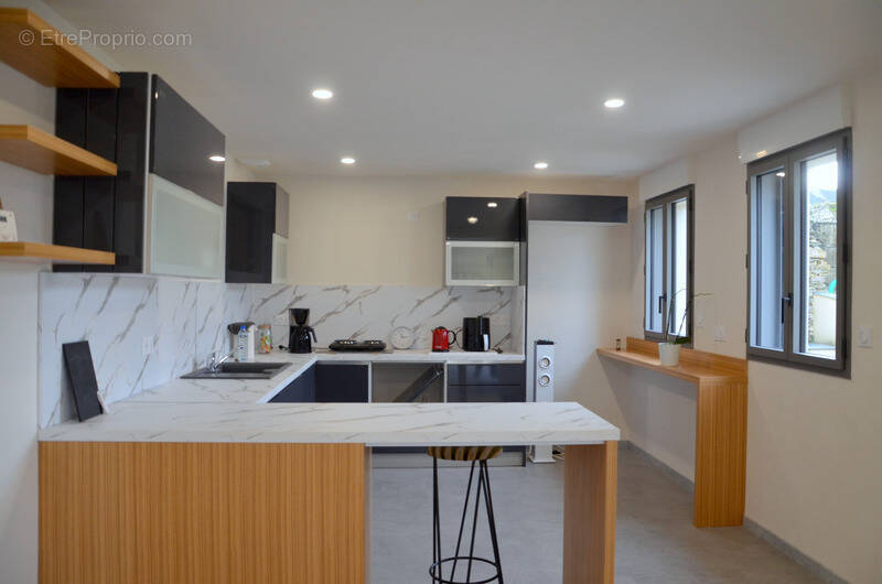 Maison à SAINT-JULIEN-DE-VOUVANTES