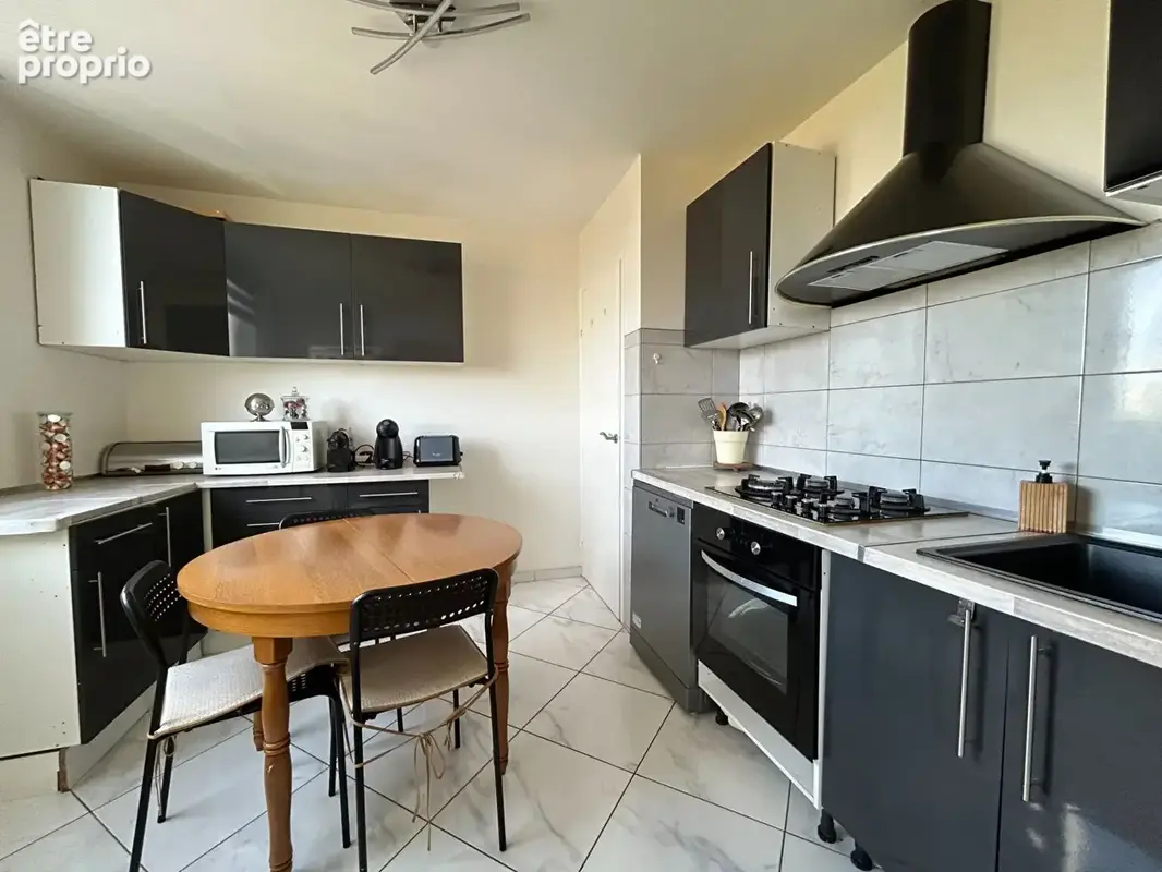 Appartement à LYON-8E
