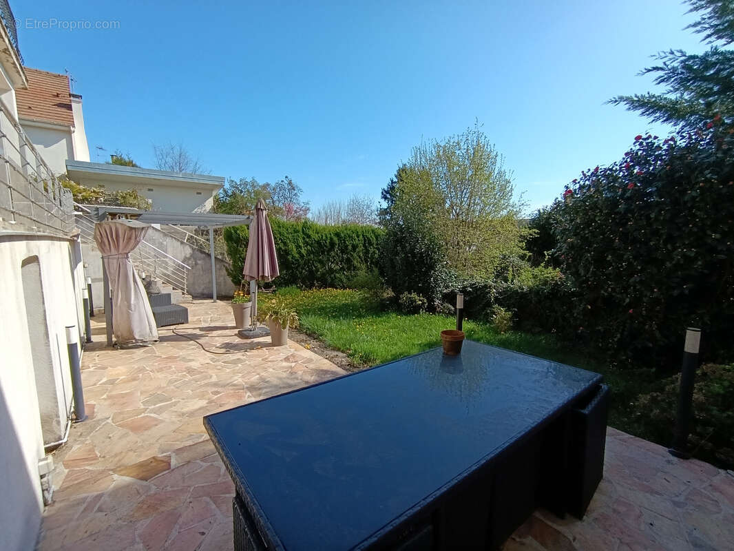 Maison à BURES-SUR-YVETTE