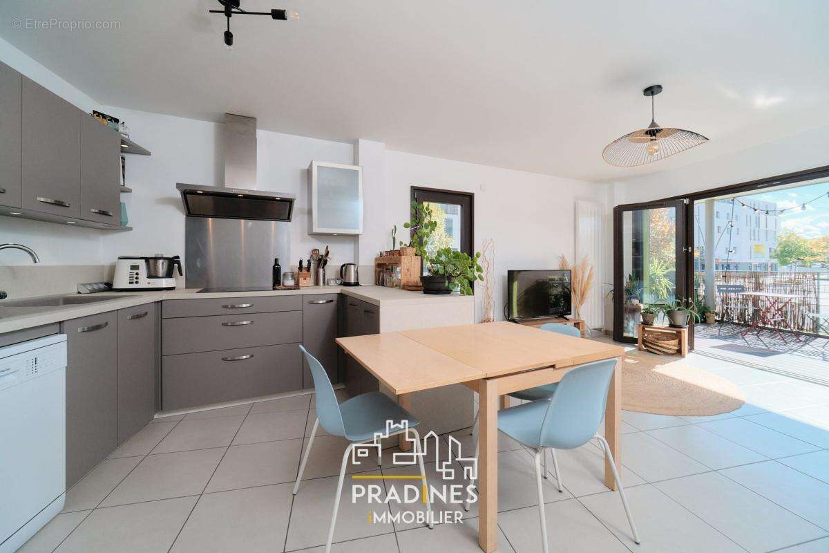Appartement à SATHONAY-CAMP