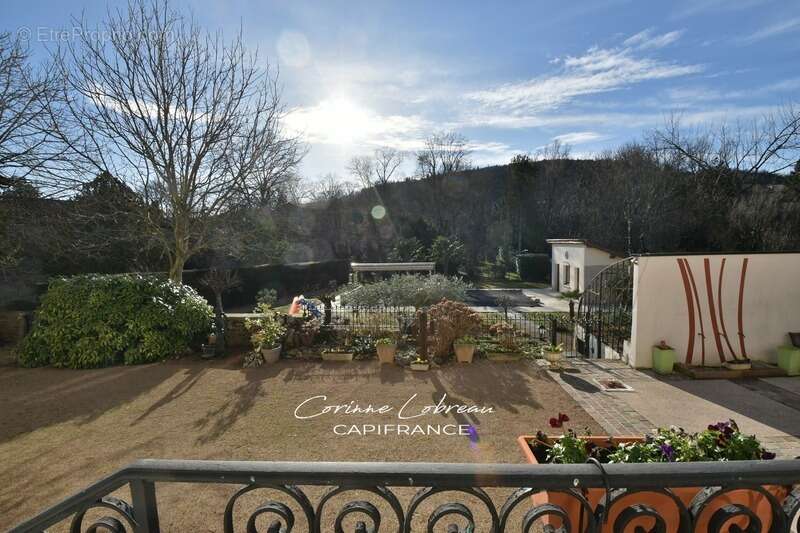 Maison à LA ROCHE-VINEUSE