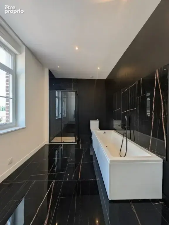 Magnifique maison familiale en centre-ville de Marquette – Volume & Cachet préservé - photo 10